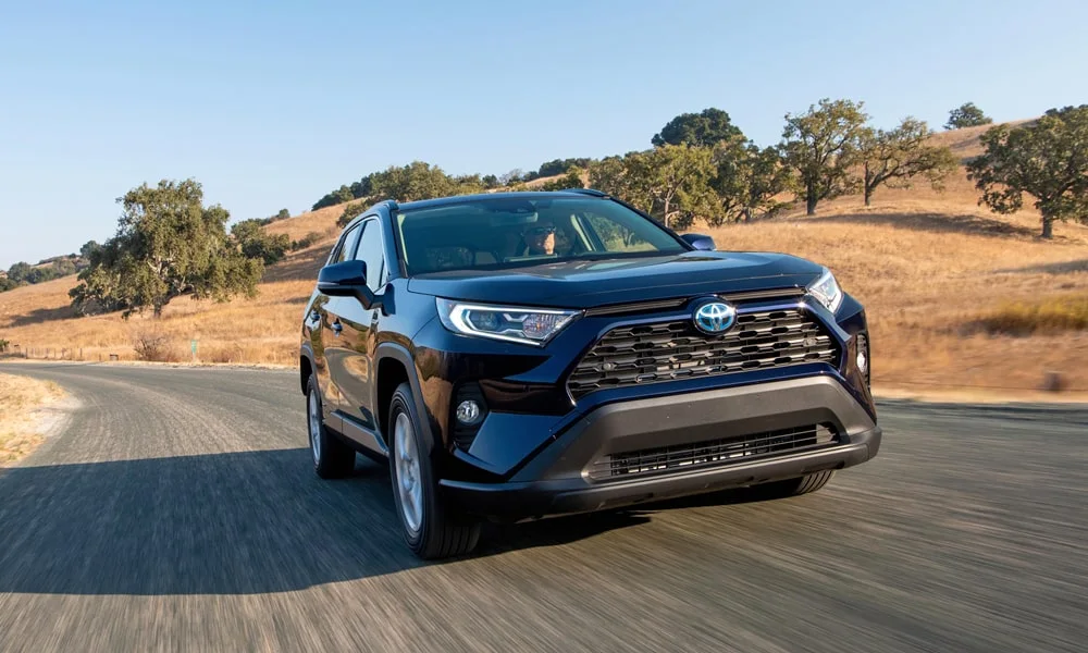 Toyota RAV 4 — вид спереди, фото 3