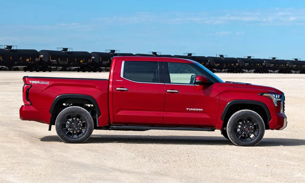 Toyota Tundra — вид сбоку