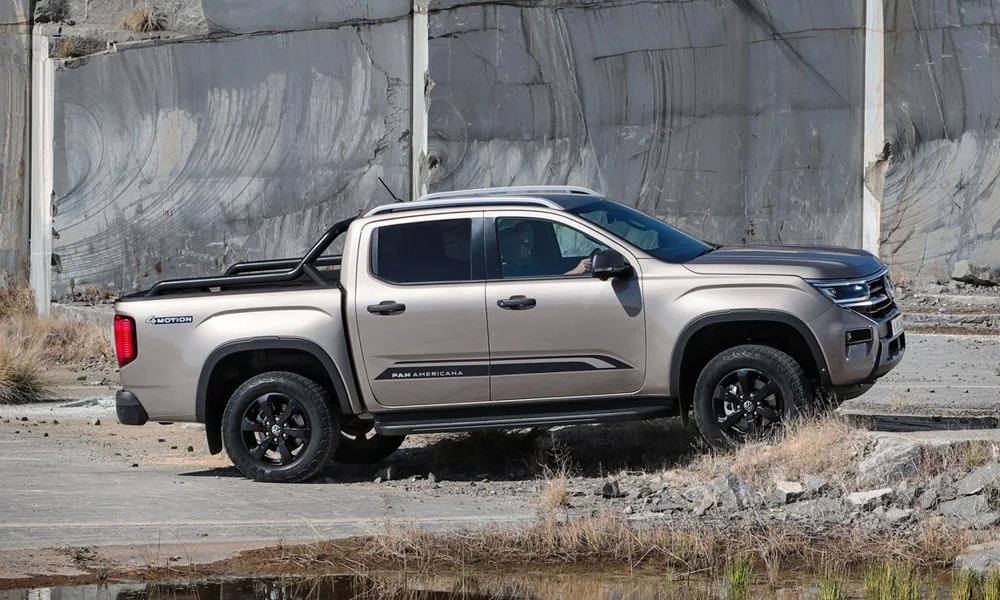 Фото Volkswagen Amarok — вид сбоку, фото 3. Профиль кузова: колёсная база, свесы и линия остекления Volkswagen Amarok — вид сбоку, фото 3