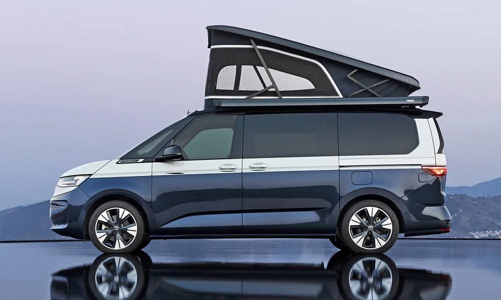 Volkswagen California (2024) — вид сбоку