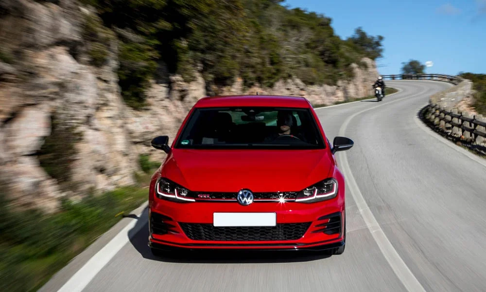 Volkswagen Golf — вид спереди, фото 12