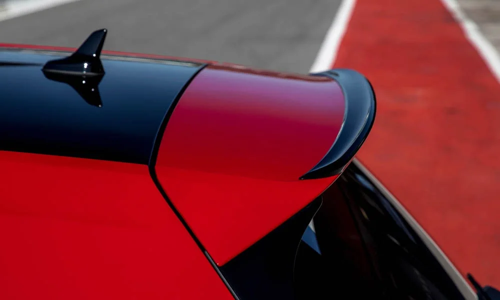 Фото Volkswagen Golf — крыша. Линия крыши и панорамное остекление с высоты Volkswagen Golf — крыша