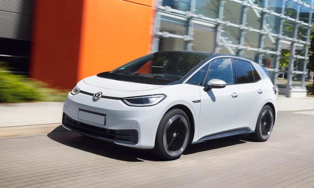 Volkswagen ID 3 (2024) — вид спереди, фото 3