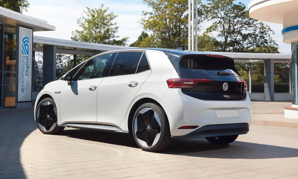 Volkswagen ID 3 (2024) — вид сзади, фото 2