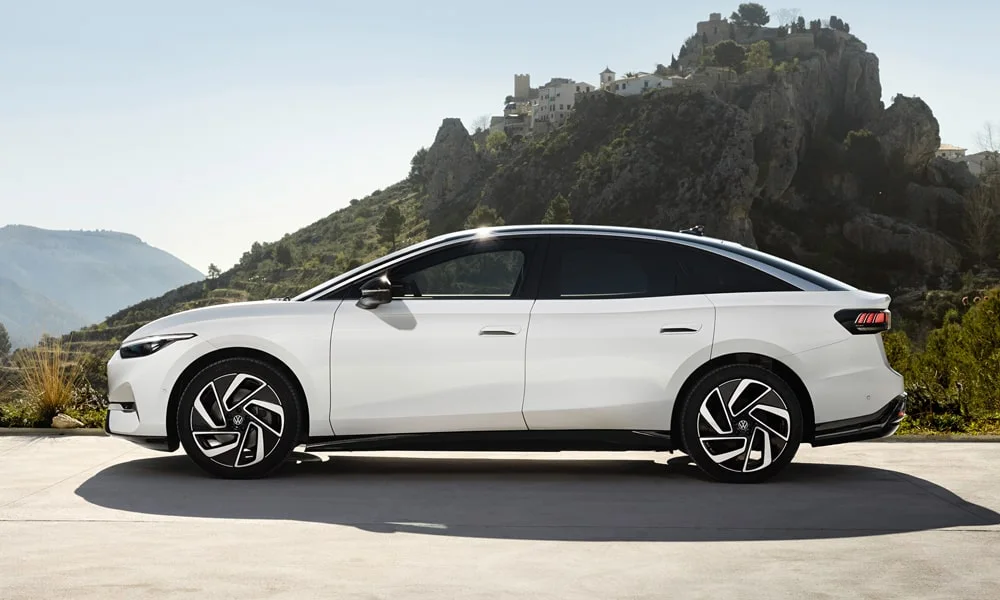 Volkswagen ID 7 (2024) — вид сбоку
