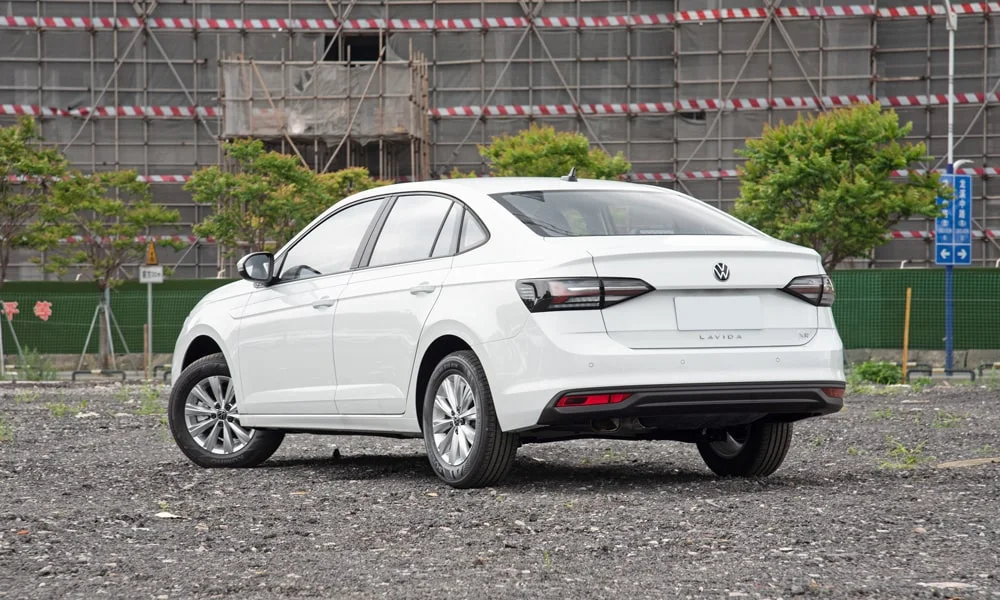 Volkswagen Lavida (2024) — вид сзади, фото 3