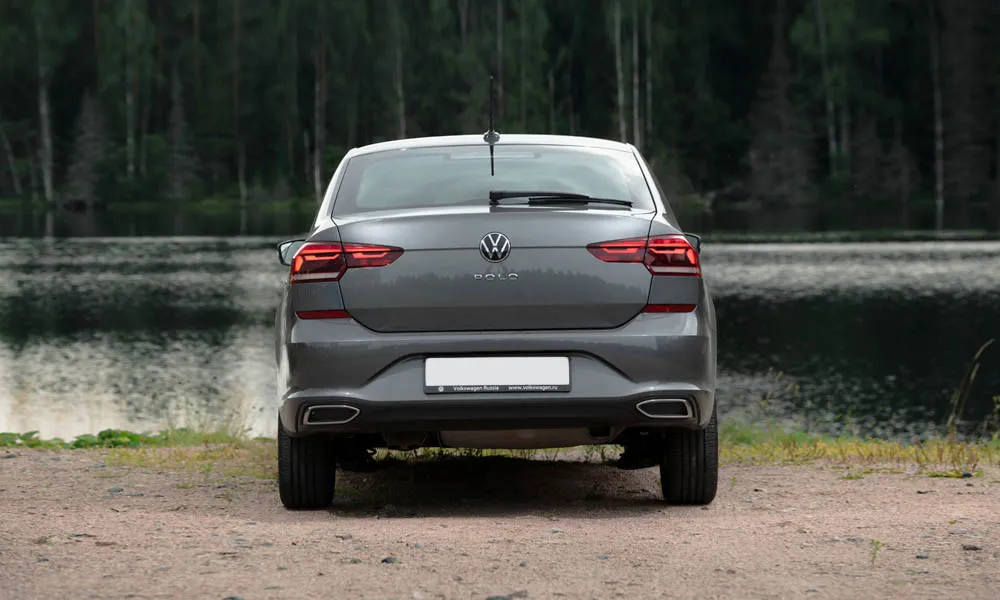 Volkswagen Polo — вид сзади, фото 9
