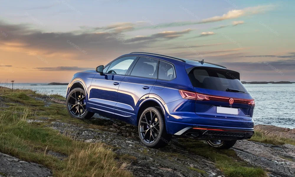 Volkswagen Touareg R (2024) — вид сзади, фото 2