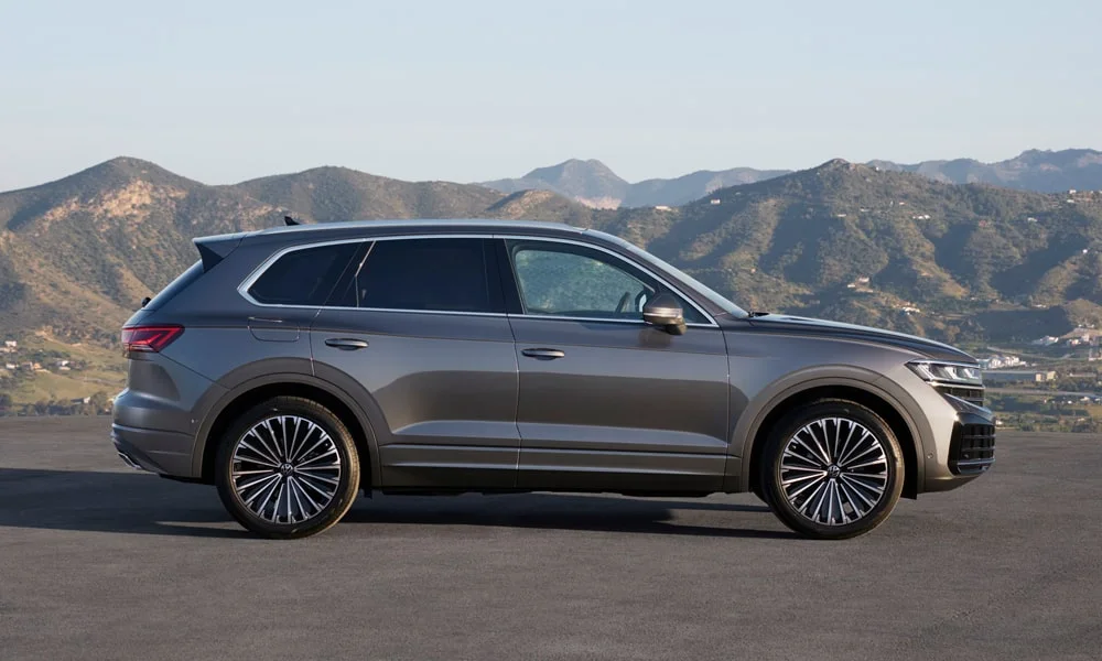 Volkswagen Touareg (2024) — вид сбоку