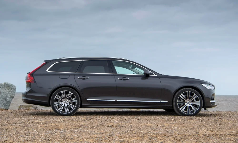 Volvo V90 — вид сбоку